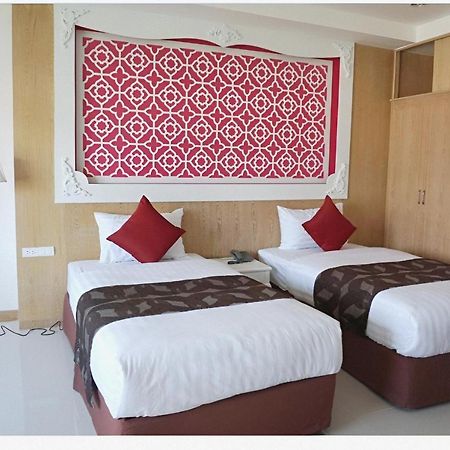 Отель Lucky Sun Patong Экстерьер фото